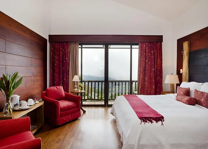 Poas Volcano Lodge
